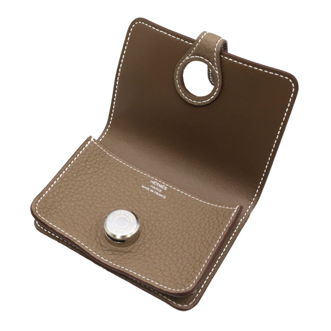 ドゴン カードホルダー<br>トゴ<br>エトゥープ/SV金具【NEW】