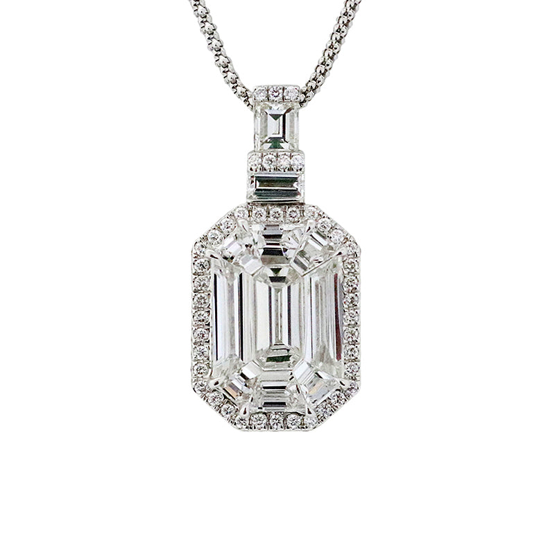 K18WG D2.87ct/D0.81ct<BR>エメラルドカット<BR>イリュージョンセッティング<BR>ダイヤモンドペンダント<BR>【NEW】