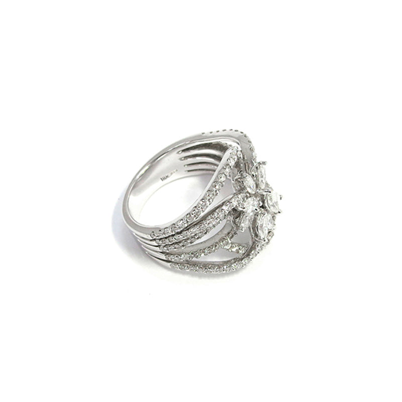 K18WG/D2.19ct フラワー ダイヤモンドリング【新品】