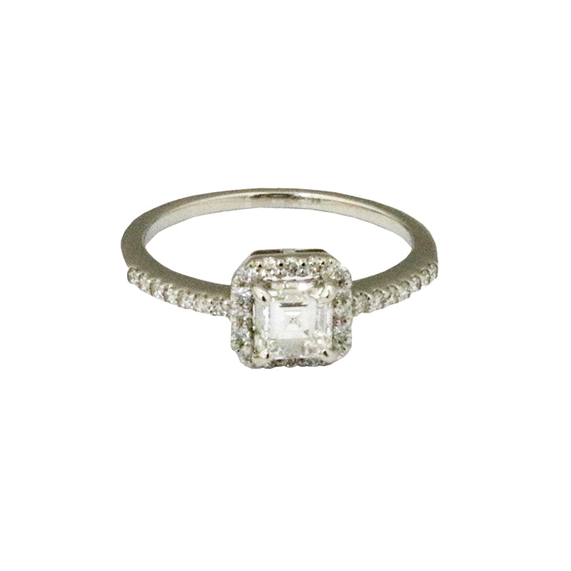 PT900/D0.588ct/D0.170ct ダイヤモンド リング【新品】