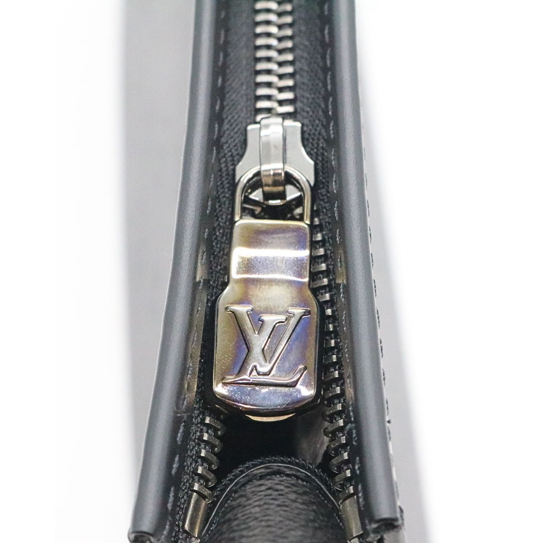 ポシェット・ヴォワヤージュ<br>モノグラム・エクリプス<br>キャンバス/リバース キャンバス<br>レザー<br>グレー/シルバー金具<br>【USED】