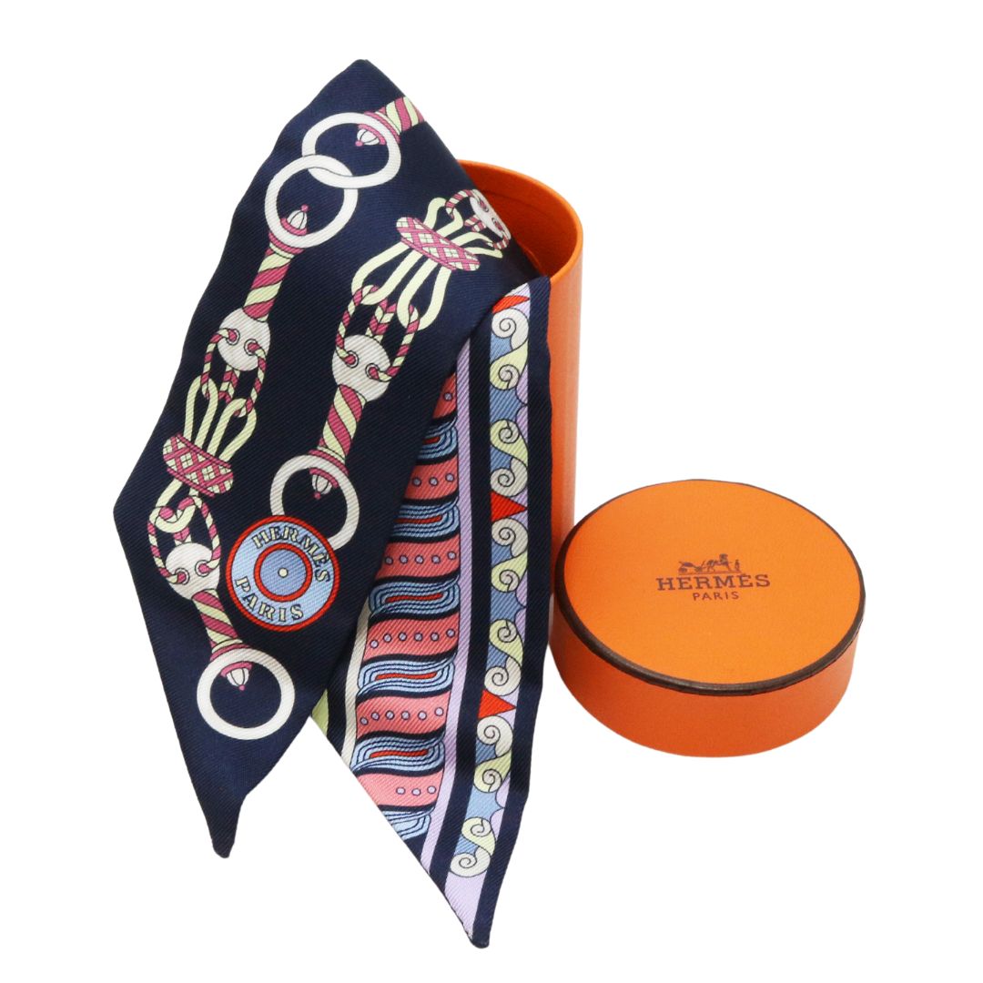 HERMES【エルメス】ツイリー ハーネスの薔薇窓 シルク100％ マリーヌ