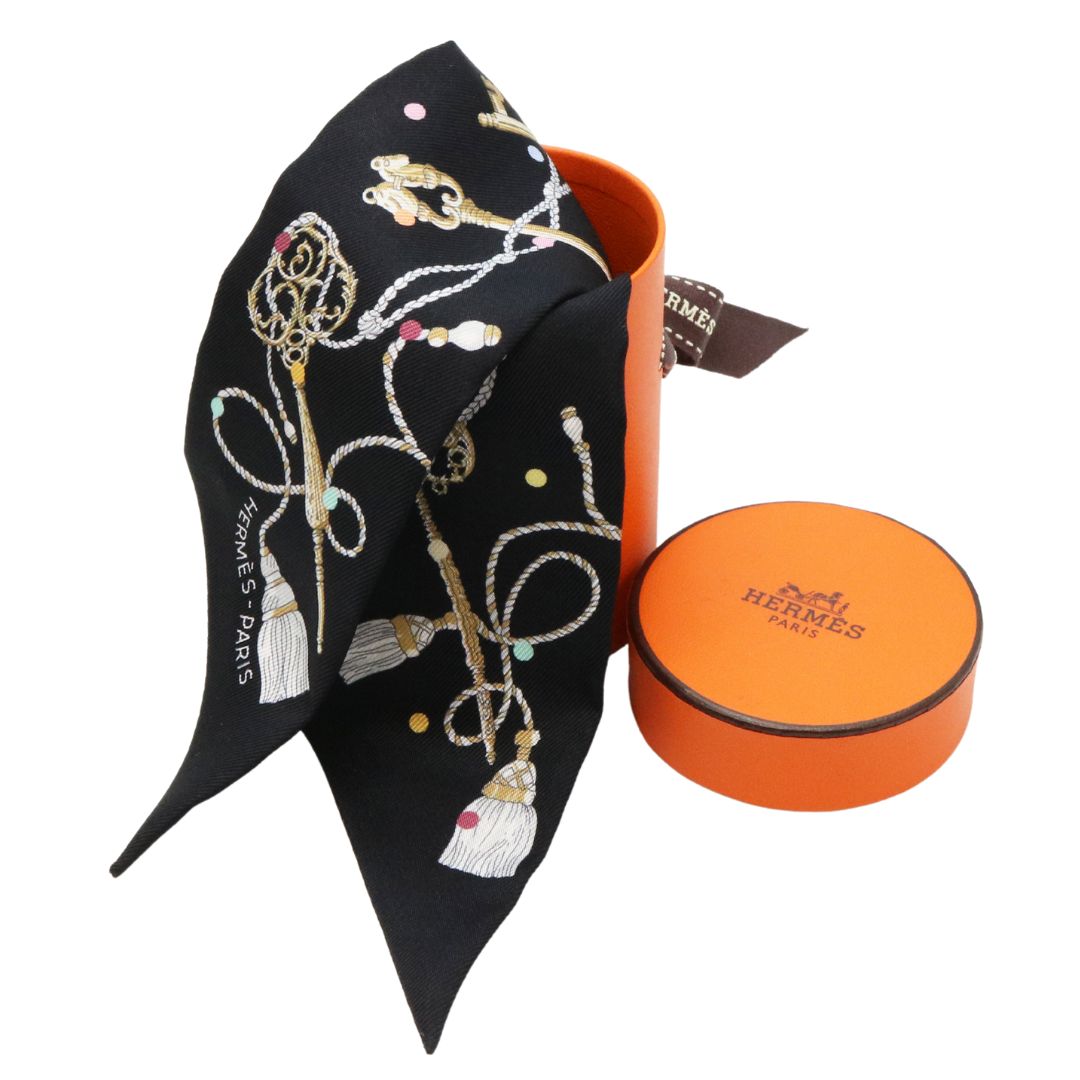 HERMES【エルメス】ツイリー レ・クレ・ア・ポア シルク100％ ノワール