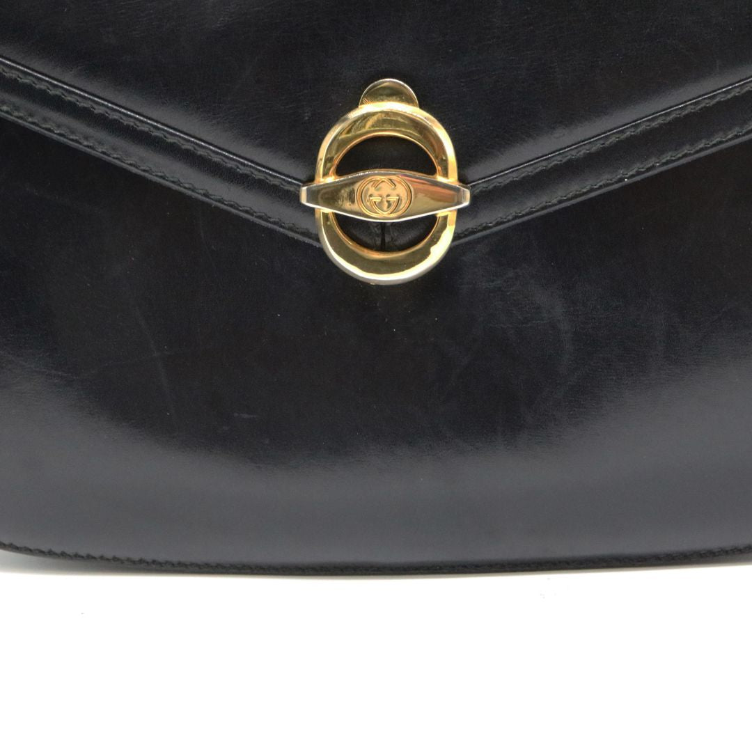 ショルダーバッグ<br>レザー<br>ブラック/ゴールド金具<br>【USED】