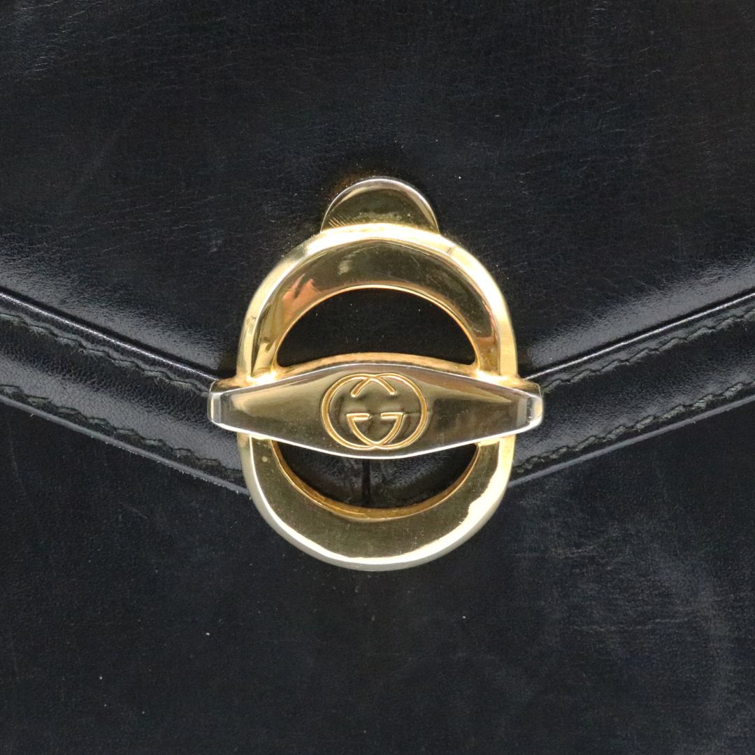 ショルダーバッグ<br>レザー<br>ブラック/ゴールド金具<br>【USED】