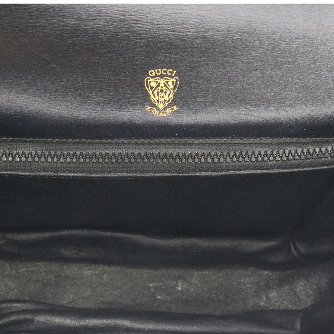 ショルダーバッグ<br>レザー<br>ブラック/ゴールド金具<br>【USED】