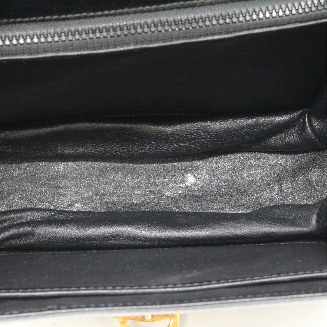 ショルダーバッグ<br>レザー<br>ブラック/ゴールド金具<br>【USED】
