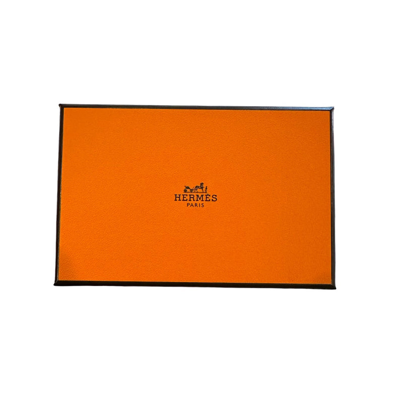 HERMES　エルメス レザー カルヴィ エトゥープ/SV金具【NEW】