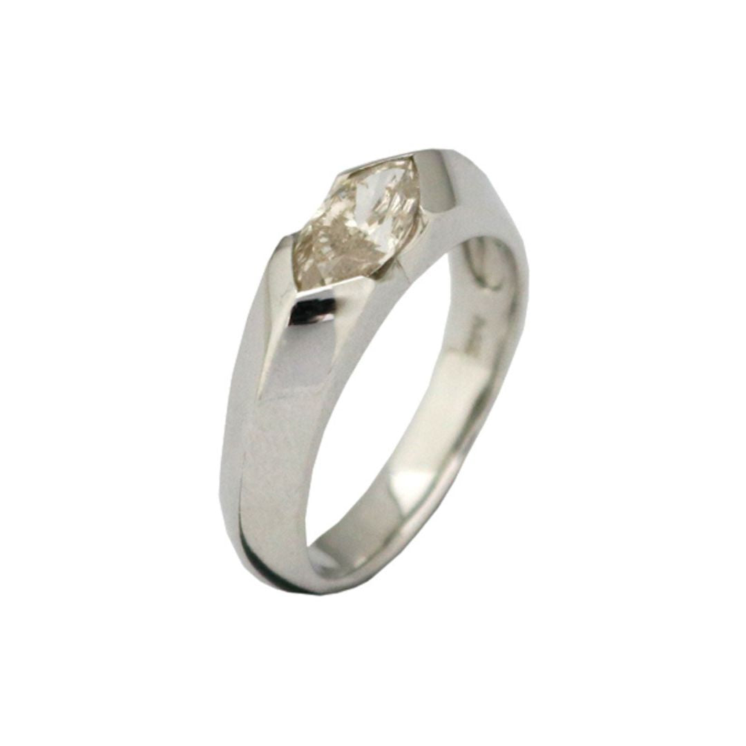 PT900/D0.885ct<br>ダイヤモンド メンズ リング<br>【NEW】
