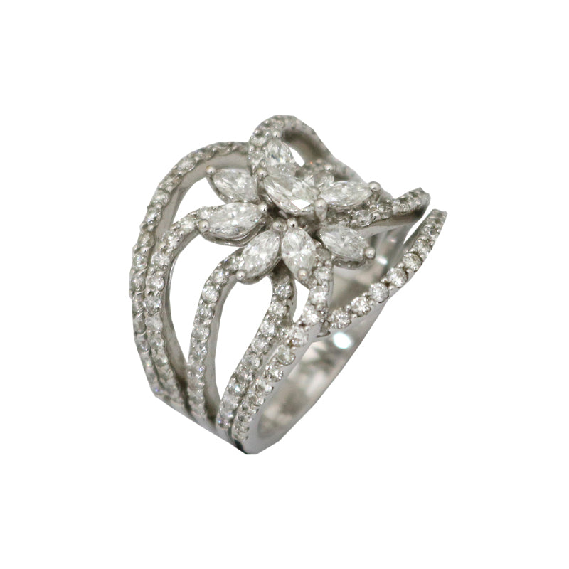 K18WG/D2.19ct<BR>フラワー<BR>ダイヤモンドリング<BR>【NEW】