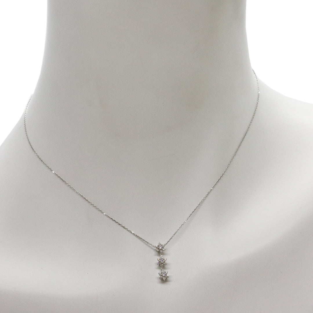 PT900/850/D0.20ct<br>3石 フラワー<br>ダイヤモンドネックレス<br>【NEW】
