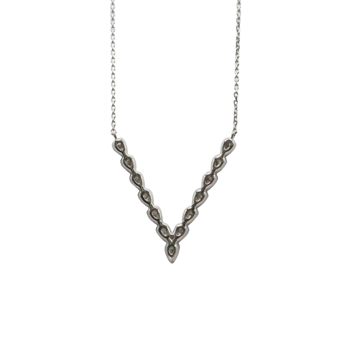 ORIGINAL JEWELRY<br>【オリジナルジュエリー】<br>K18WG/D0.48ct<br>V字ダイヤモンド ペンダント Mサイズ<br>【NEW】