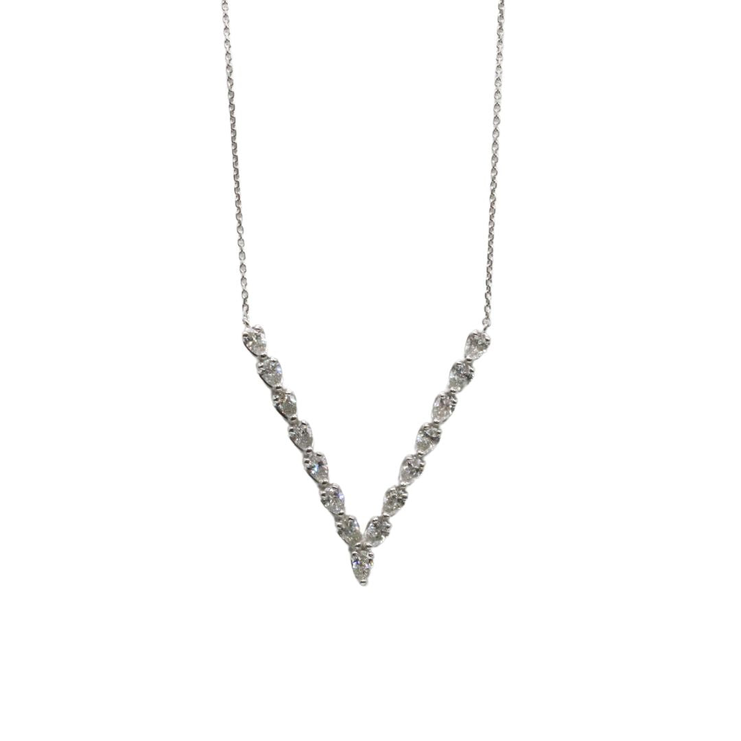 ORIGINAL JEWELRY<br>【オリジナルジュエリー】<br>K18WG/D1.05ct<br>V字ダイヤモンド ペンダント Lサイズ<br>【NEW】