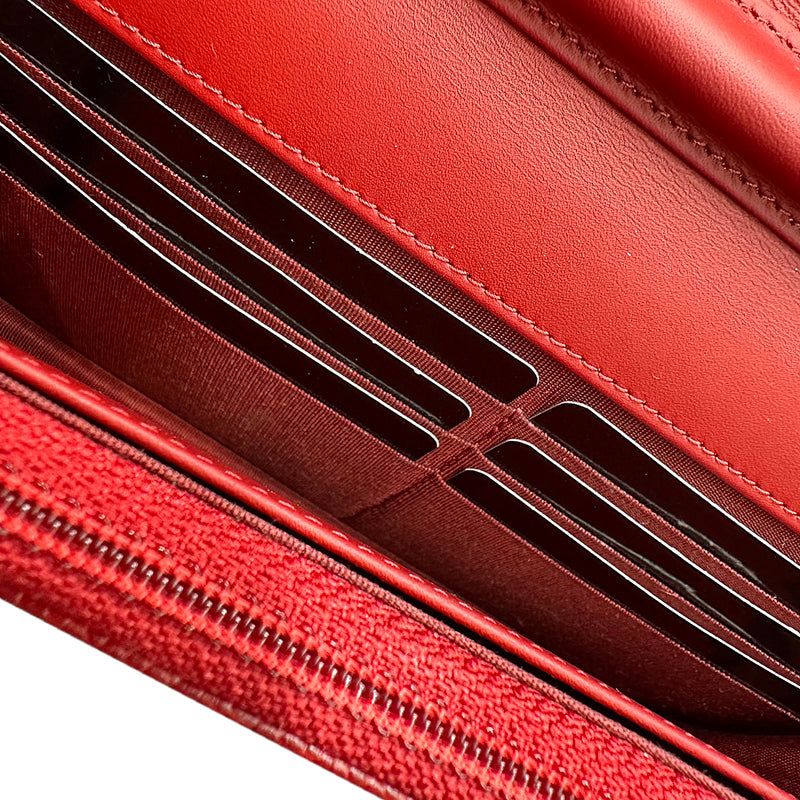 ボーイシャネル<br>チェーンウォレット<br>キャビアスキン<br>レッド/シルバー金具<br>【USED】