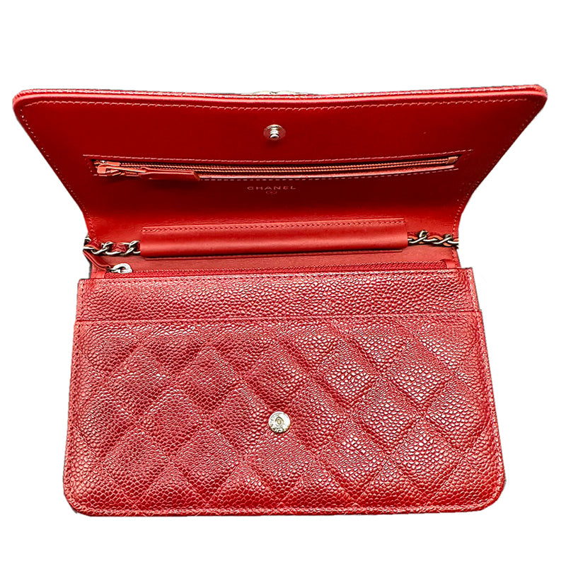 ボーイシャネル<br>チェーンウォレット<br>キャビアスキン<br>レッド/シルバー金具<br>【USED】
