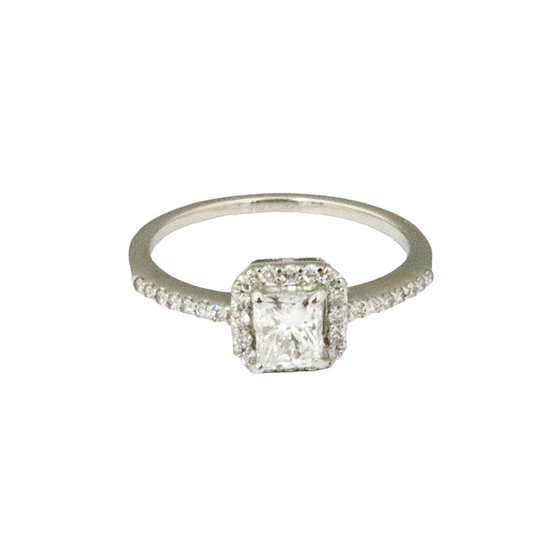 PT900/D0.618ct/D0.170ct　ダイヤモンド　リング【新品】