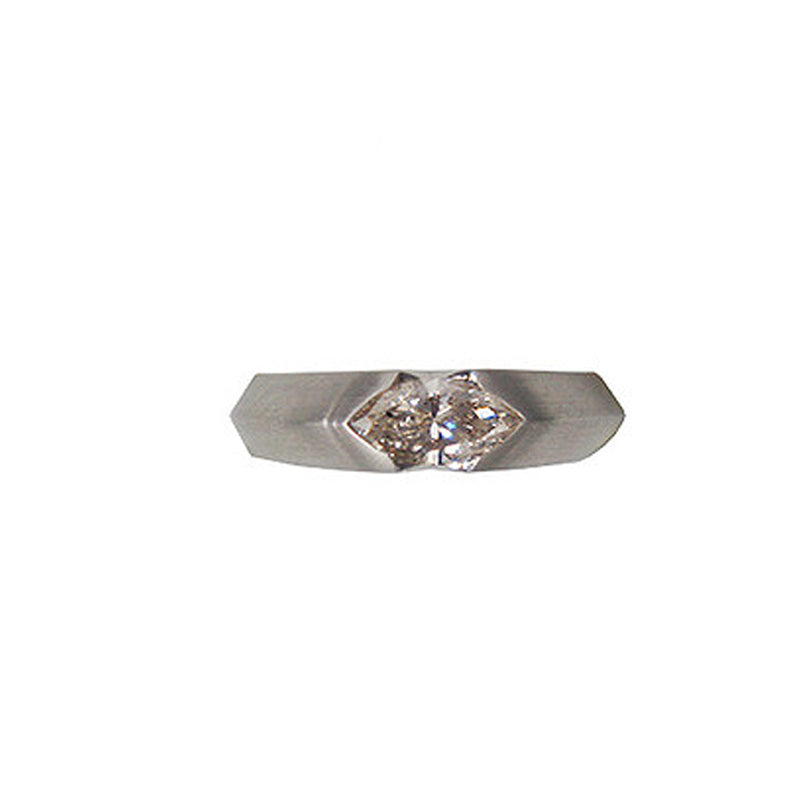 PT900/D0.841ct<BR>ダイヤモンドリング<BR>【NEW】