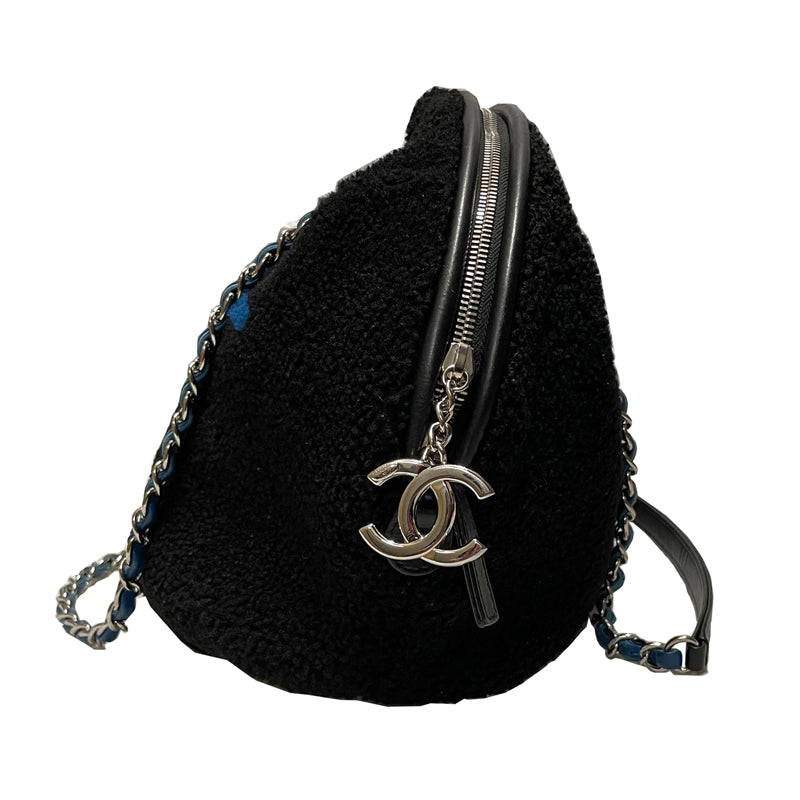 CHANEL シャネル ムートン ドーヴィル ラウンド ロゴ チェーン 
